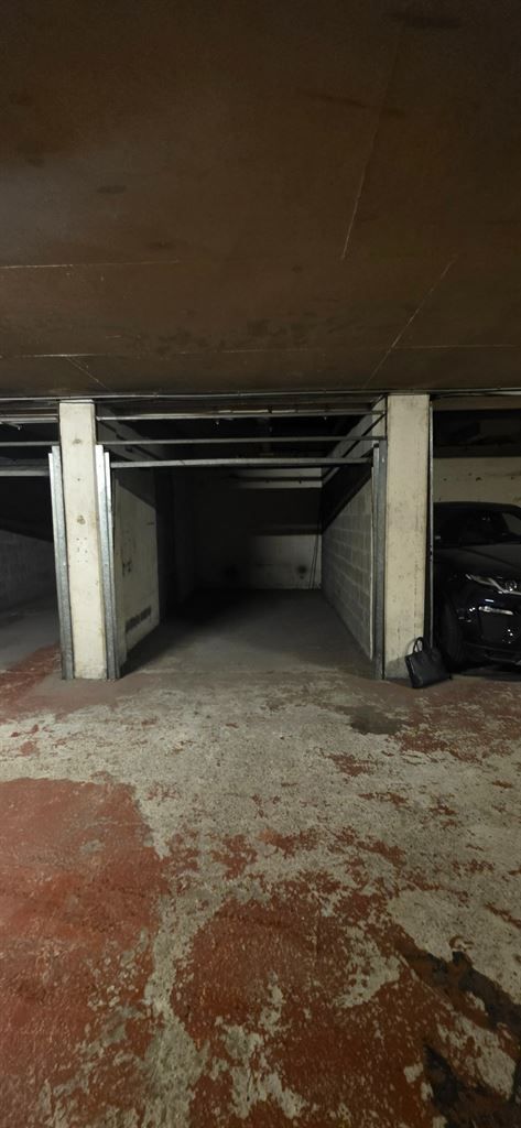 parking intérieur en location sur PARIS (75016)