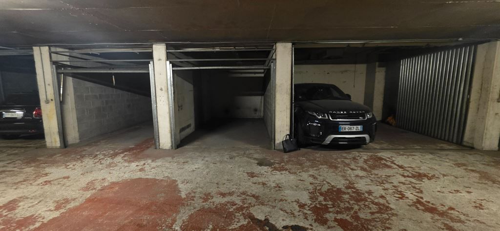 parking intérieur en location sur PARIS (75016)