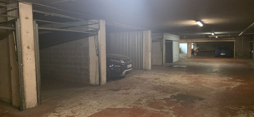 parking intérieur en location sur PARIS (75016)